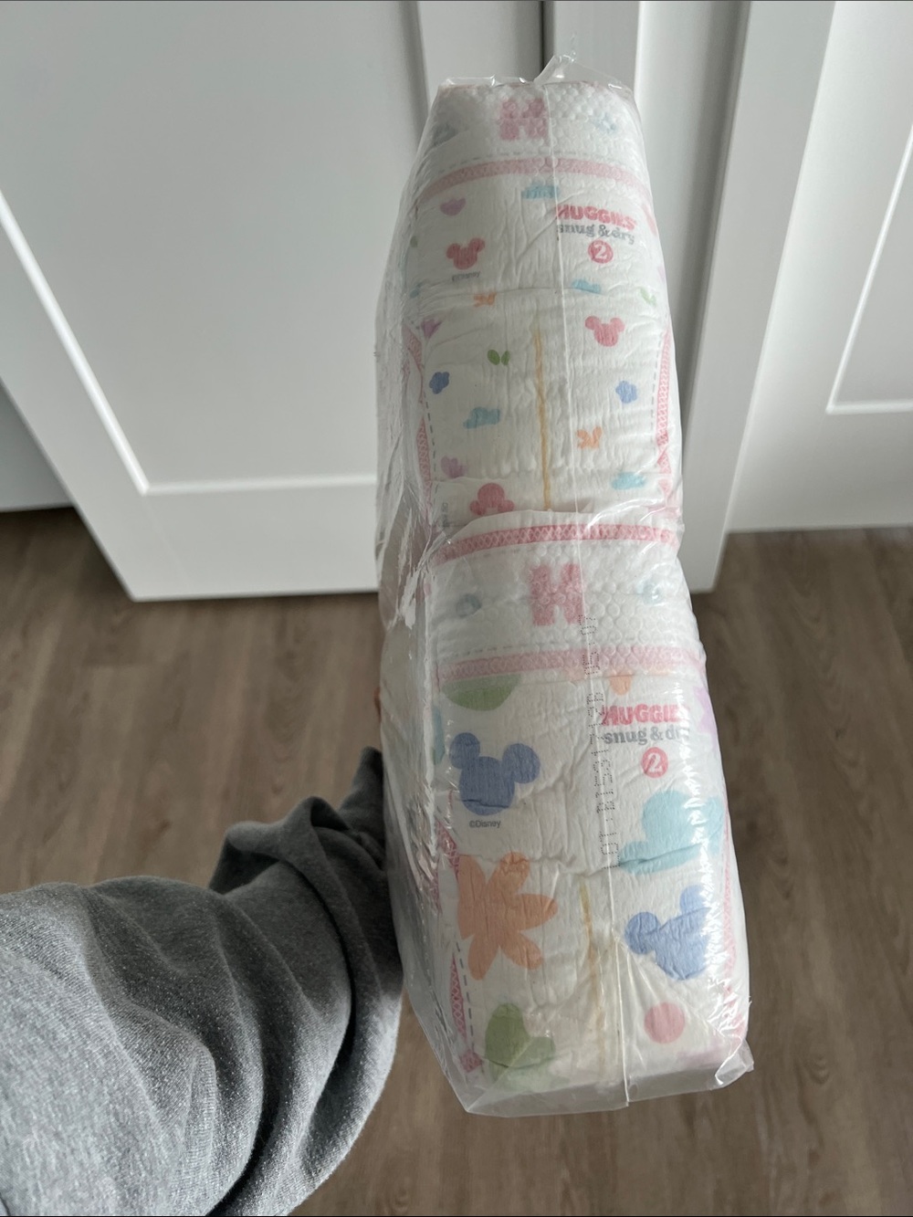 Pampers Size 2 Snug & Dry